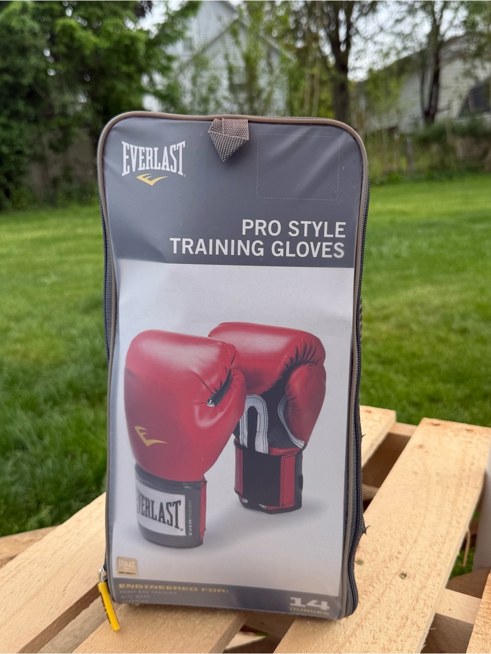 Everlast Red and Black Toiletry Bag